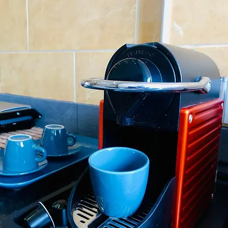 Guest house Quarto Com Vista Do Rio Tejo Lisbon